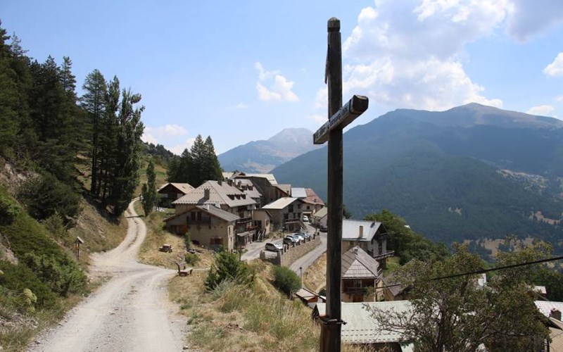 Appartement 6 personnes Location Appartement 6 personnes à CHATEAU VILLE VIEILLE