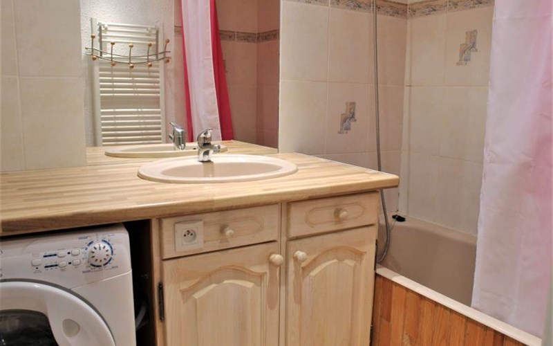 FLORINS I RSL120-51I - Appt 2 pièces cabine Location FLORINS I RSL120-51I - Appt 2 pièces cabine à RISOUL