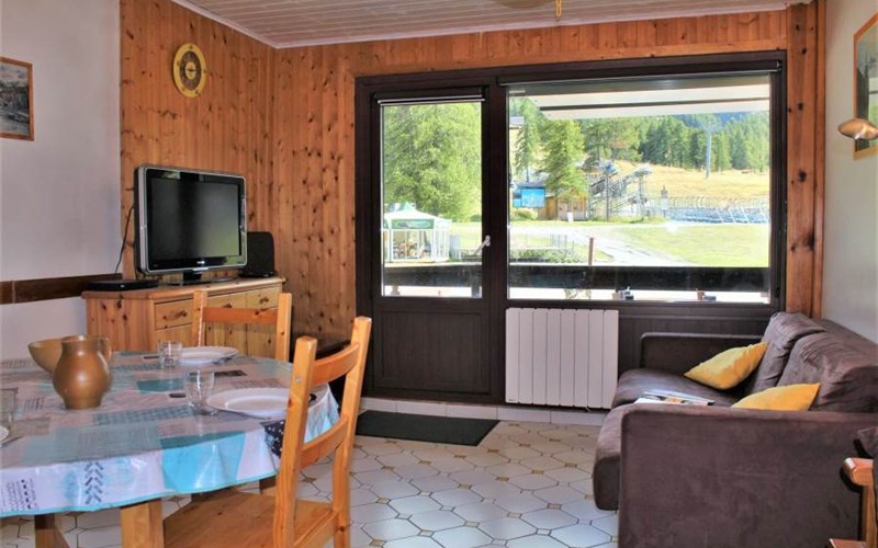 PETIT LAUS RSL150-05 - Appt 2 pièces Location PETIT LAUS RSL150-05 - Appt 2 pièces à RISOUL