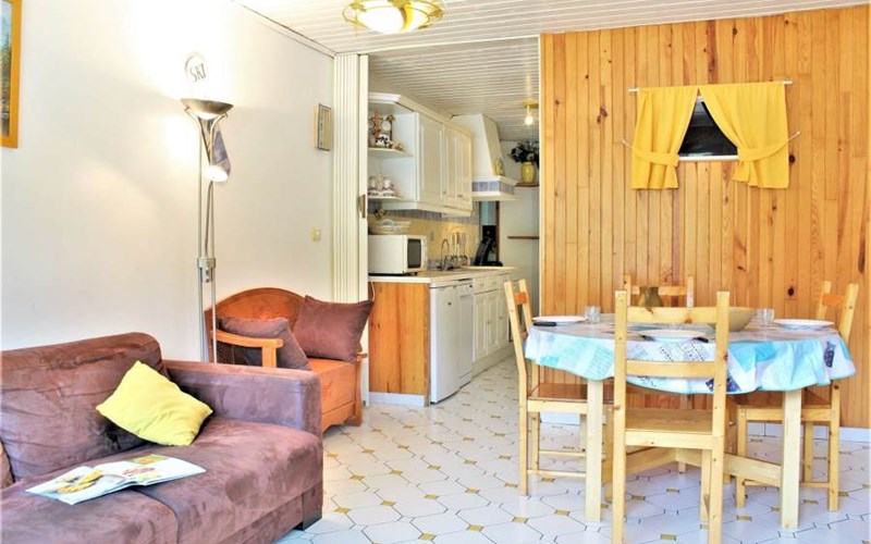 PETIT LAUS RSL150-05 - Appt 2 pièces Location PETIT LAUS RSL150-05 - Appt 2 pièces à RISOUL
