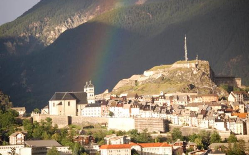 Gîtes de France N°10153 (Duplex P. Chancel) Location Gîtes de France N°10153 (Duplex P. Chancel) à PUY ST PIERRE