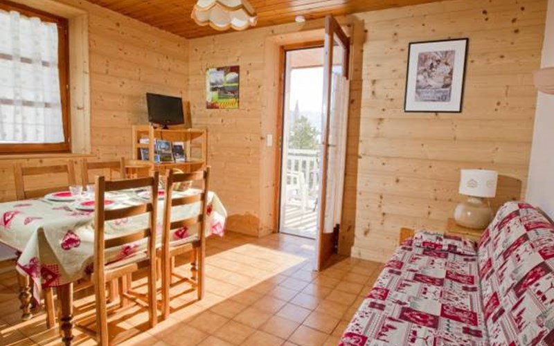 Gîtes de France N°10805 (Rochebrune) Location Gîtes de France N°10805 (Rochebrune) à ST CHAFFREY