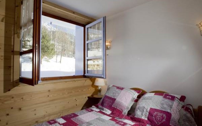 Gîtes de France N°10805 (Rochebrune) Location Gîtes de France N°10805 (Rochebrune) à ST CHAFFREY