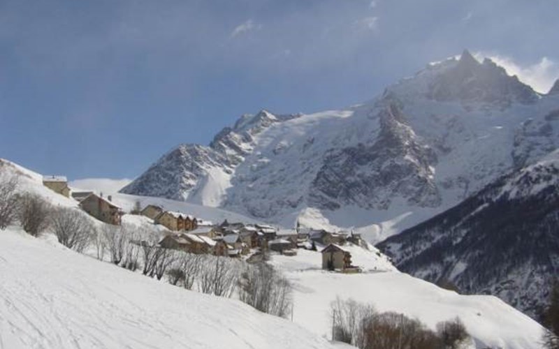 Gîtes de France N°11373 (Le Souraillou) Location Gîtes de France N°11373 (Le Souraillou) à LA GRAVE