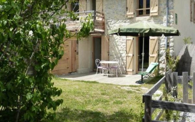 Gîtes de France N°2165 (La Lumineuse) Location Gîtes de France N°2165 (La Lumineuse) à LA ROCHE DES ARNAUDS