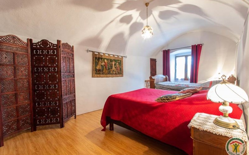 Gîtes de France N°2781 (Le Château de Rousset 1) Location Gîtes de France N°2781 (Le Château de Rousset 1) à ROUSSET