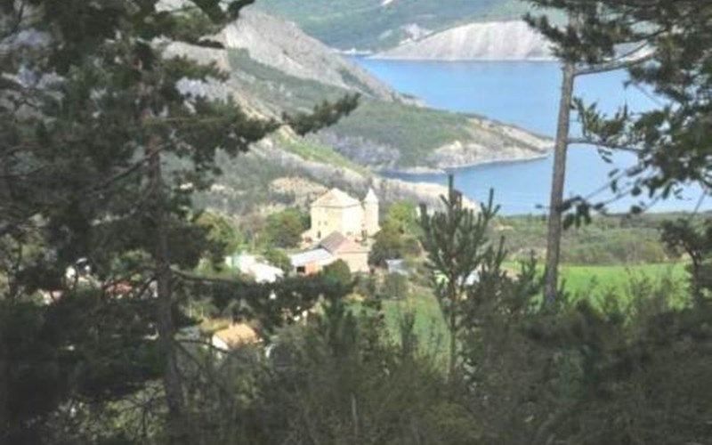 Gîtes de France N°2781 (Le Château de Rousset 1) Location Gîtes de France N°2781 (Le Château de Rousset 1) à ROUSSET