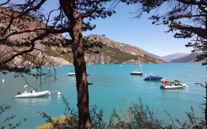 Gîtes de France N°2781 (Le Château de Rousset 1) Location Gîtes de France N°2781 (Le Château de Rousset 1) à ROUSSET