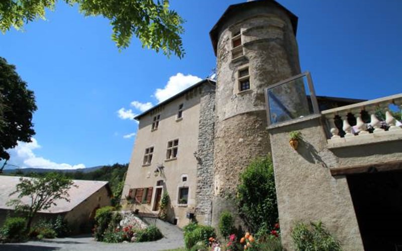 Gîtes de France N°2781 (Le Château de Rousset 1) Location Gîtes de France N°2781 (Le Château de Rousset 1) à ROUSSET