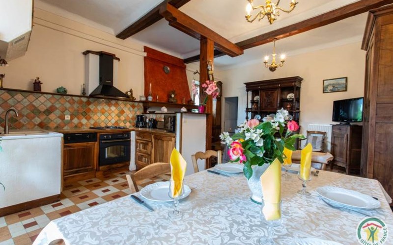 Gîtes de France N°2781 (Le Château de Rousset 1) Location Gîtes de France N°2781 (Le Château de Rousset 1) à ROUSSET