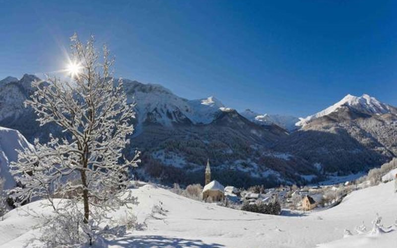 Gîtes de France N°5231 (L'Ecrin des Hautes Alpes) Location Gîtes de France N°5231 (L'Ecrin des Hautes Alpes) à ST JEAN ST NICOLAS