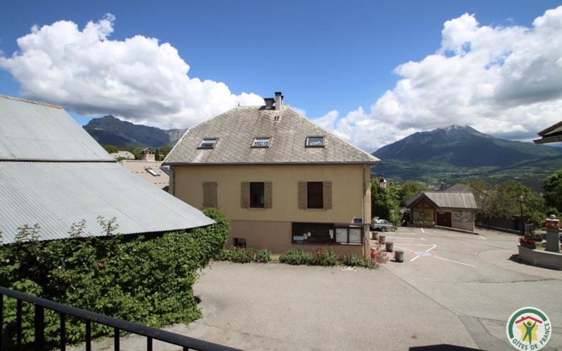 Gîtes de France N°67731 (Les Petites Roses Trémières) Location Gîtes de France N°67731 (Les Petites Roses Trémières) à LE SAUZE DU LAC