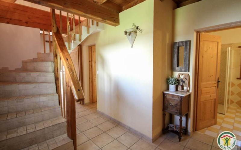 Gîtes de France N°67731 (Les Petites Roses Trémières) Location Gîtes de France N°67731 (Les Petites Roses Trémières) à LE SAUZE DU LAC