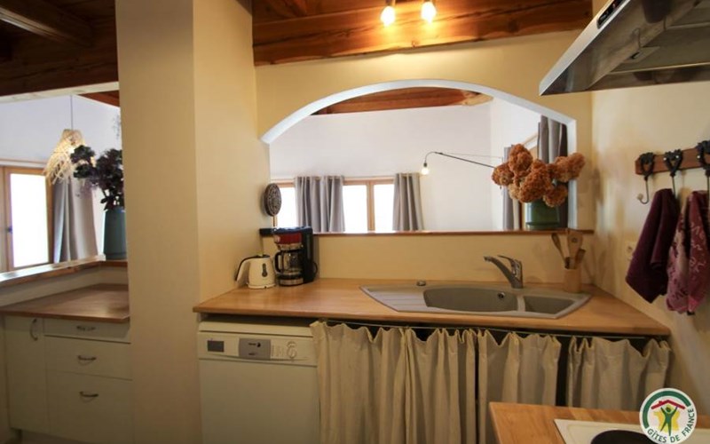 Gîtes de France N°67731 (Les Petites Roses Trémières) Location Gîtes de France N°67731 (Les Petites Roses Trémières) à LE SAUZE DU LAC