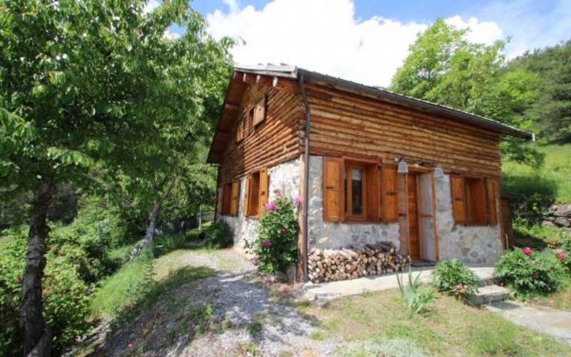 Gîtes de France N°7333 (Le Chalet) Location Gîtes de France N°7333 (Le Chalet) à ST CREPIN