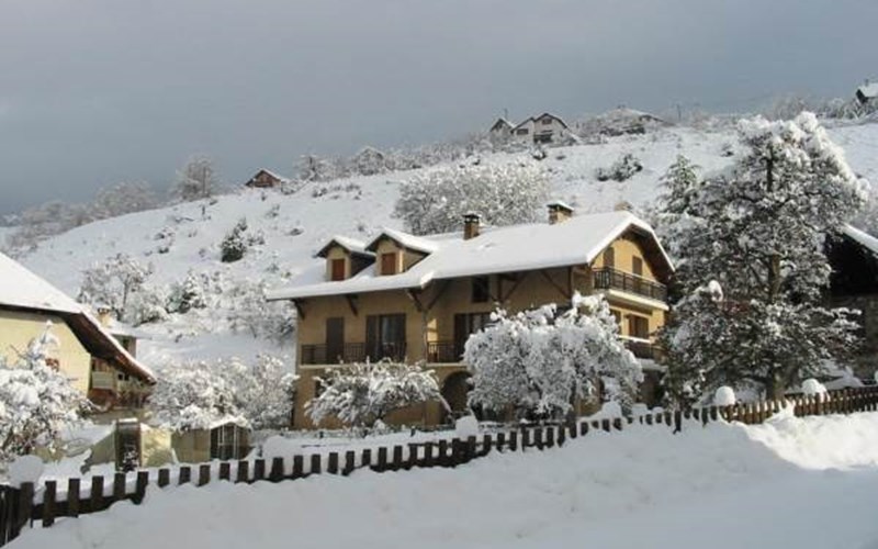 Gîtes de France N°7412 (Le Jardin) Location Gîtes de France N°7412 (Le Jardin) à EYGLIERS