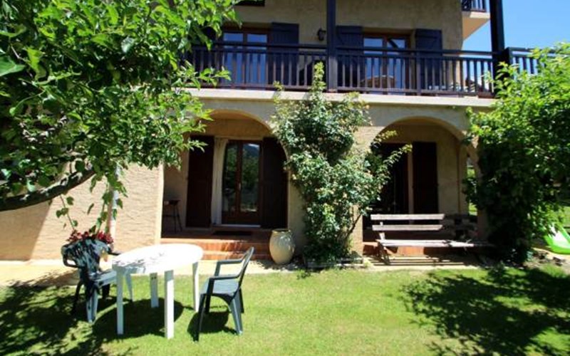 Gîtes de France N°7412 (Le Jardin) Location Gîtes de France N°7412 (Le Jardin) à EYGLIERS