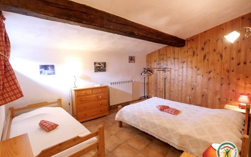 Gîtes de France N°8552 (Clos Chamois) Location Gîtes de France N°8552 (Clos Chamois) à CHATEAU VILLE VIEILLE