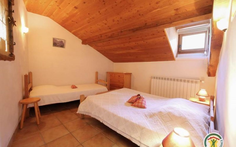 Gîtes de France N°8552 (Clos Chamois) Location Gîtes de France N°8552 (Clos Chamois) à CHATEAU VILLE VIEILLE