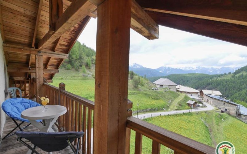 Gîtes de France N°8553 (Rochebrune) Location Gîtes de France N°8553 (Rochebrune) à CHATEAU VILLE VIEILLE