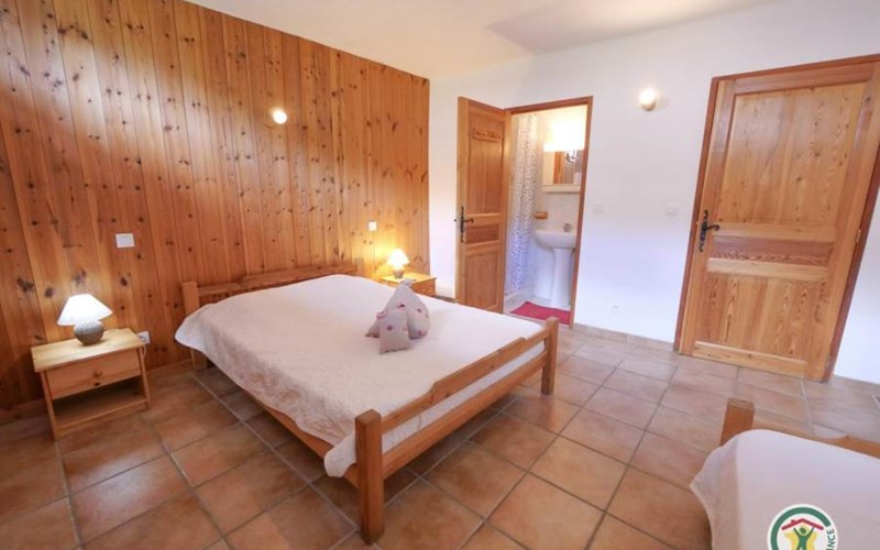 Gîtes de France N°8553 (Rochebrune) Location Gîtes de France N°8553 (Rochebrune) à CHATEAU VILLE VIEILLE