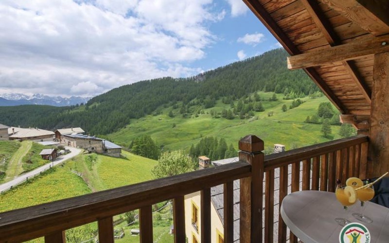 Gîtes de France N°8553 (Rochebrune) Location Gîtes de France N°8553 (Rochebrune) à CHATEAU VILLE VIEILLE