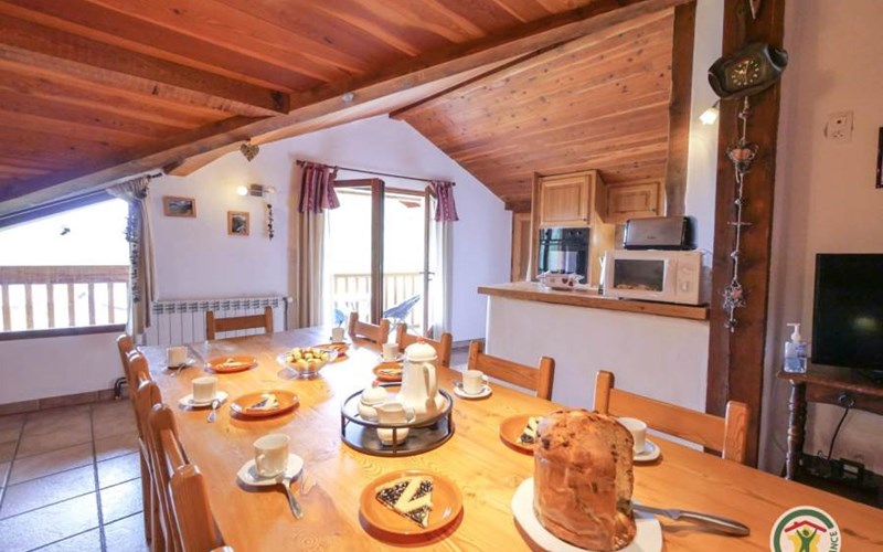 Gîtes de France N°8553 (Rochebrune) Location Gîtes de France N°8553 (Rochebrune) à CHATEAU VILLE VIEILLE