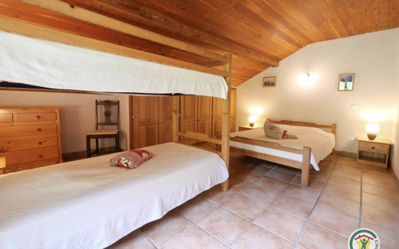 Gîtes de France N°8553 (Rochebrune) Location Gîtes de France N°8553 (Rochebrune) à CHATEAU VILLE VIEILLE