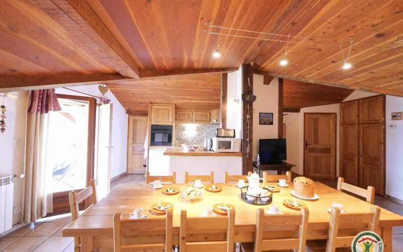 Gîtes de France N°8553 (Rochebrune) Location Gîtes de France N°8553 (Rochebrune) à CHATEAU VILLE VIEILLE