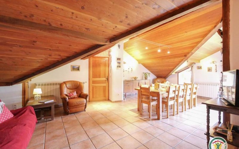 Gîtes de France N°8553 (Rochebrune) Location Gîtes de France N°8553 (Rochebrune) à CHATEAU VILLE VIEILLE