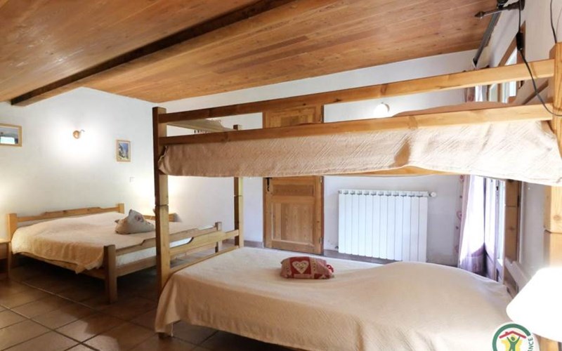 Gîtes de France N°8553 (Rochebrune) Location Gîtes de France N°8553 (Rochebrune) à CHATEAU VILLE VIEILLE