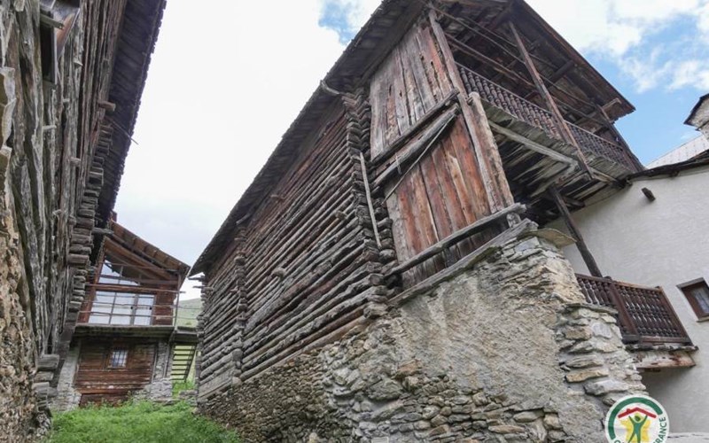 Gîtes de France N°8659 (LOU TEMS PASSO PASSO LOU BEN) Location Gîtes de France N°8659 (LOU TEMS PASSO PASSO LOU BEN) à MOLINES EN QUEYRAS