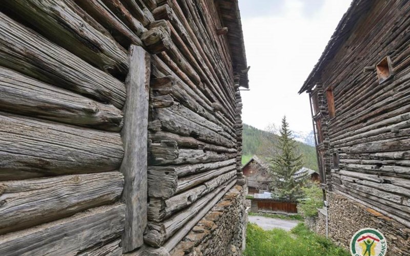 Gîtes de France N°8659 (LOU TEMS PASSO PASSO LOU BEN) Location Gîtes de France N°8659 (LOU TEMS PASSO PASSO LOU BEN) à MOLINES EN QUEYRAS