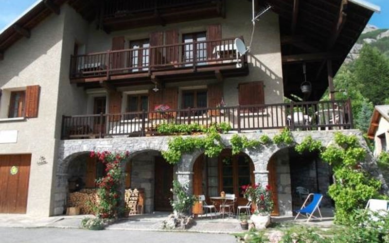 Gîtes de France N°9665 (Les Arcades) Location Gîtes de France N°9665 (Les Arcades) à PELVOUX