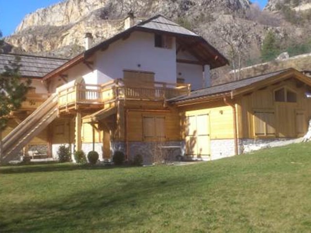 ST MARTIN DE QUEYRIERE