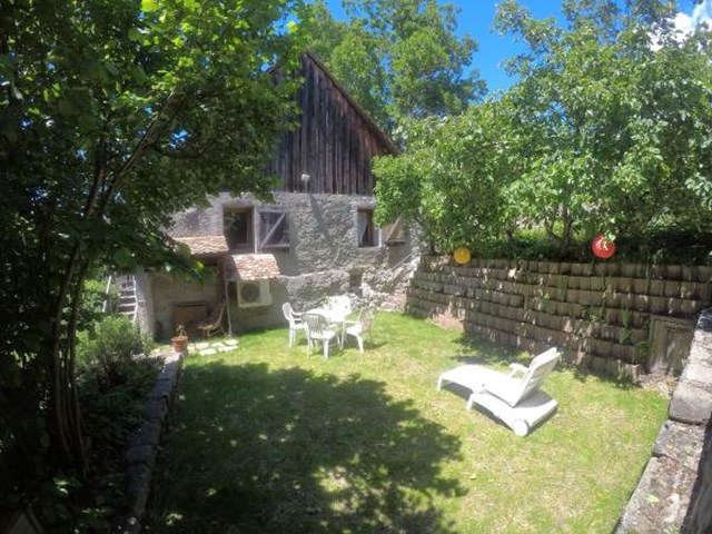 Des poules et des noisettes ST JULIEN EN CHAMPSAUR