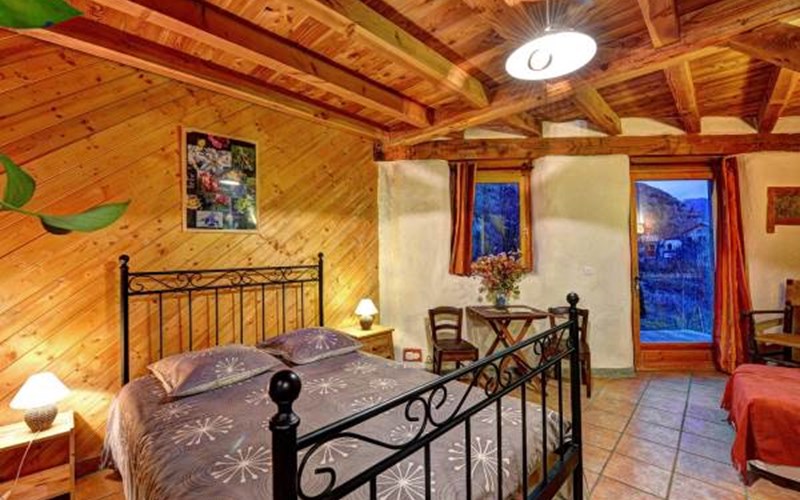 Brin de paille Location Brin de paille à ST MARTIN DE QUEYRIERE