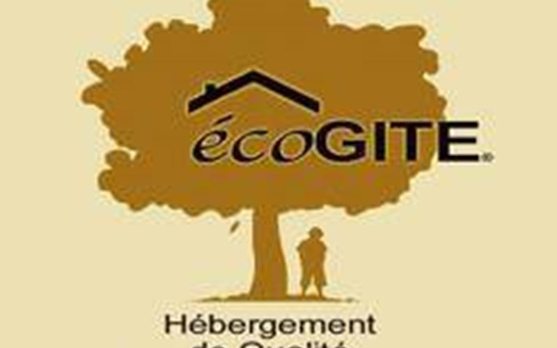 Brin de paille Location Brin de paille à ST MARTIN DE QUEYRIERE