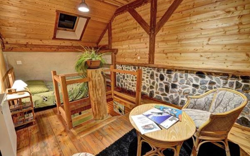 Brin de paille Location Brin de paille à ST MARTIN DE QUEYRIERE