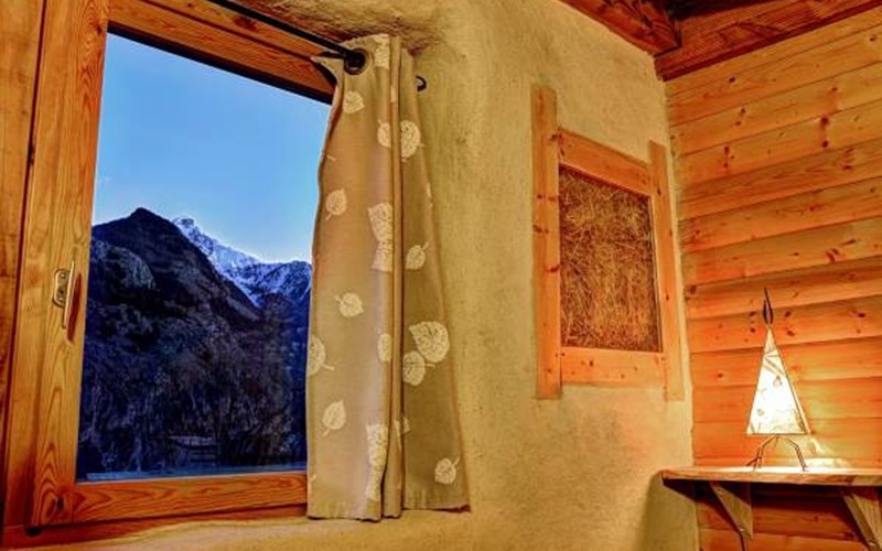 Brin de paille Location Brin de paille à ST MARTIN DE QUEYRIERE