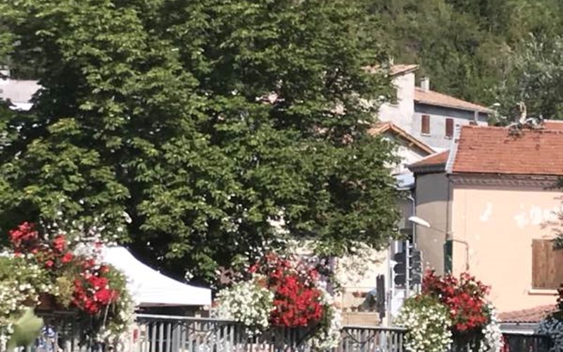 GITE AUBERGE DU BUECH HAUTES ALPES Location GITE AUBERGE DU BUECH HAUTES ALPES à ASPREMONT