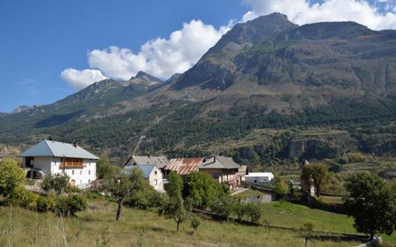La Maison Abeil Location La Maison Abeil à L ARGENTIERE LA BESSEE