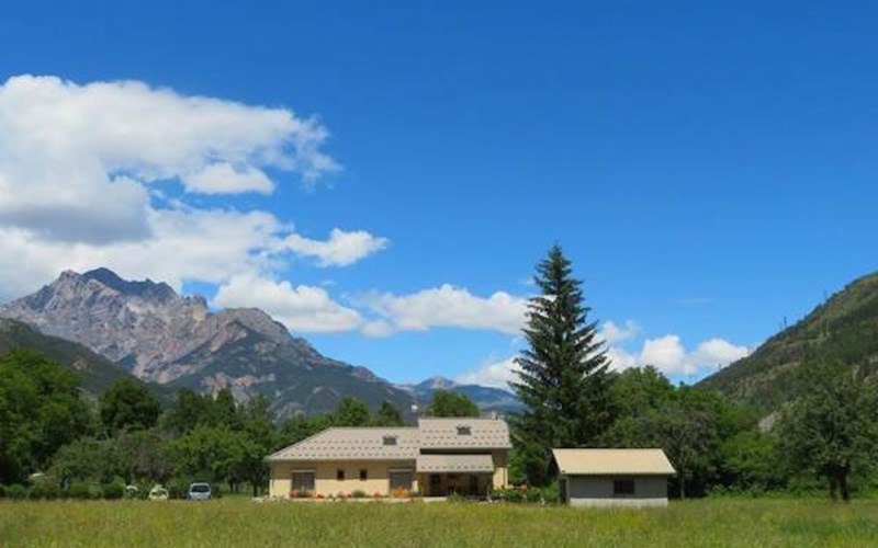 Location La Pierre d'Oran,chambres et table d'hôtes. à L ARGENTIERE LA BESSEE