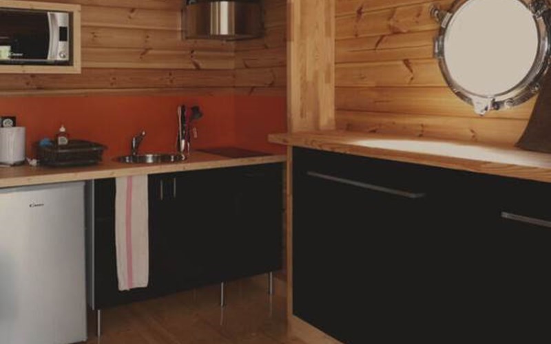 Les Toues Cabanées du Lac Location Les Toues Cabanées du Lac à LE SAUZE DU LAC