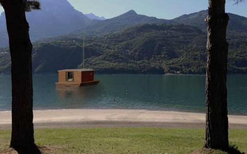 Les Toues Cabanées du Lac Location Les Toues Cabanées du Lac à LE SAUZE DU LAC