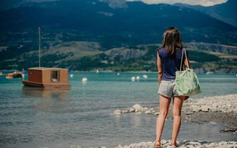 Les Toues Cabanées du Lac Location Les Toues Cabanées du Lac à LE SAUZE DU LAC