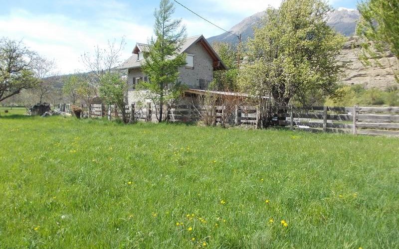 La Petite Maison dans la Prairie Location La Petite Maison dans la Prairie à EMBRUN