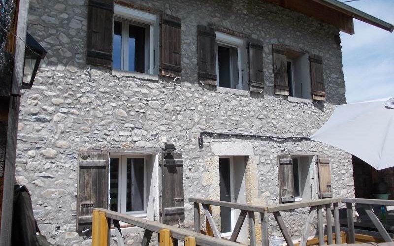 La Petite Maison dans la Prairie Location La Petite Maison dans la Prairie à EMBRUN