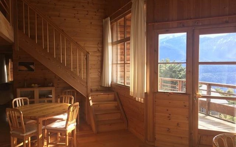 Maison avec vue sur le lac Location Maison avec vue sur le lac à PUY SANIERES
