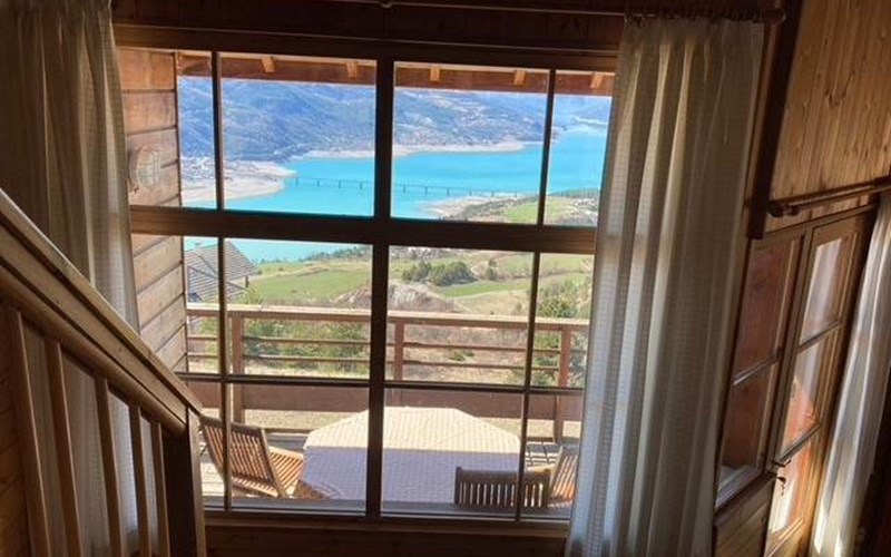 Maison avec vue sur le lac Location Maison avec vue sur le lac à PUY SANIERES